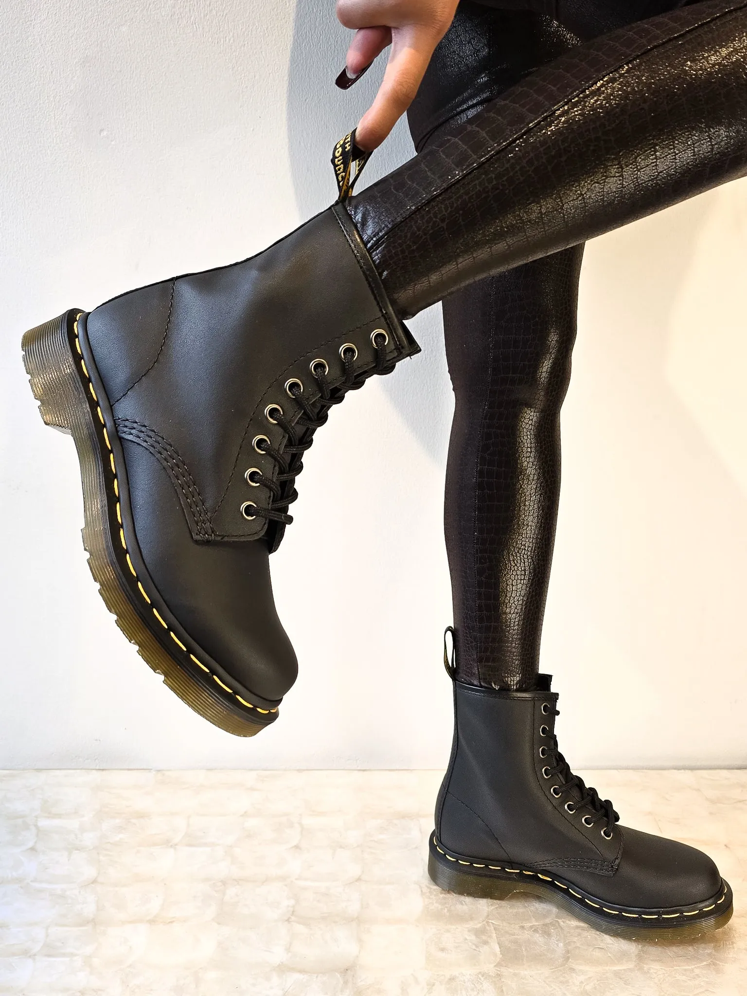 DR. MARTENS 1460 BLACK NAPPA