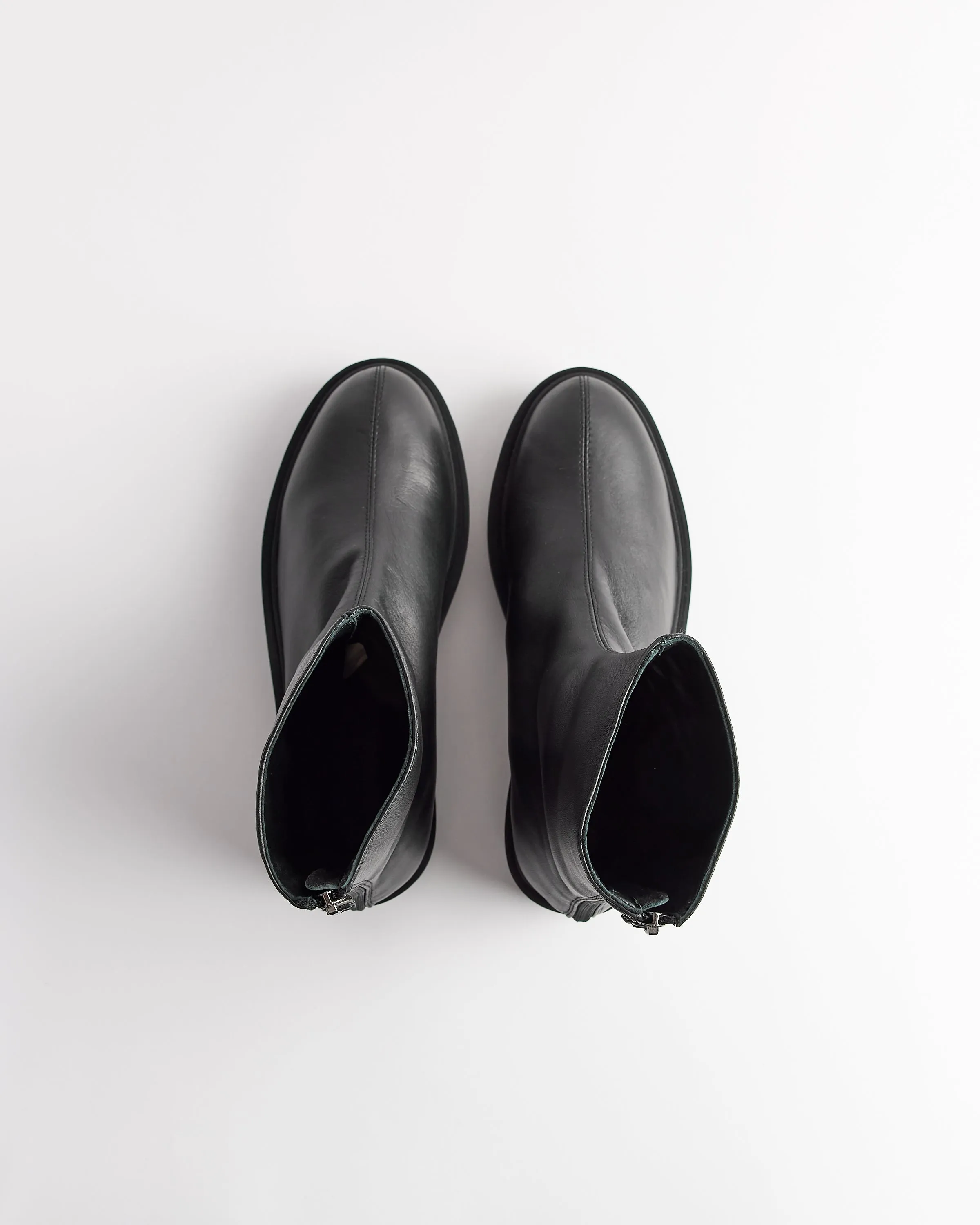 Flatform Boots in Black