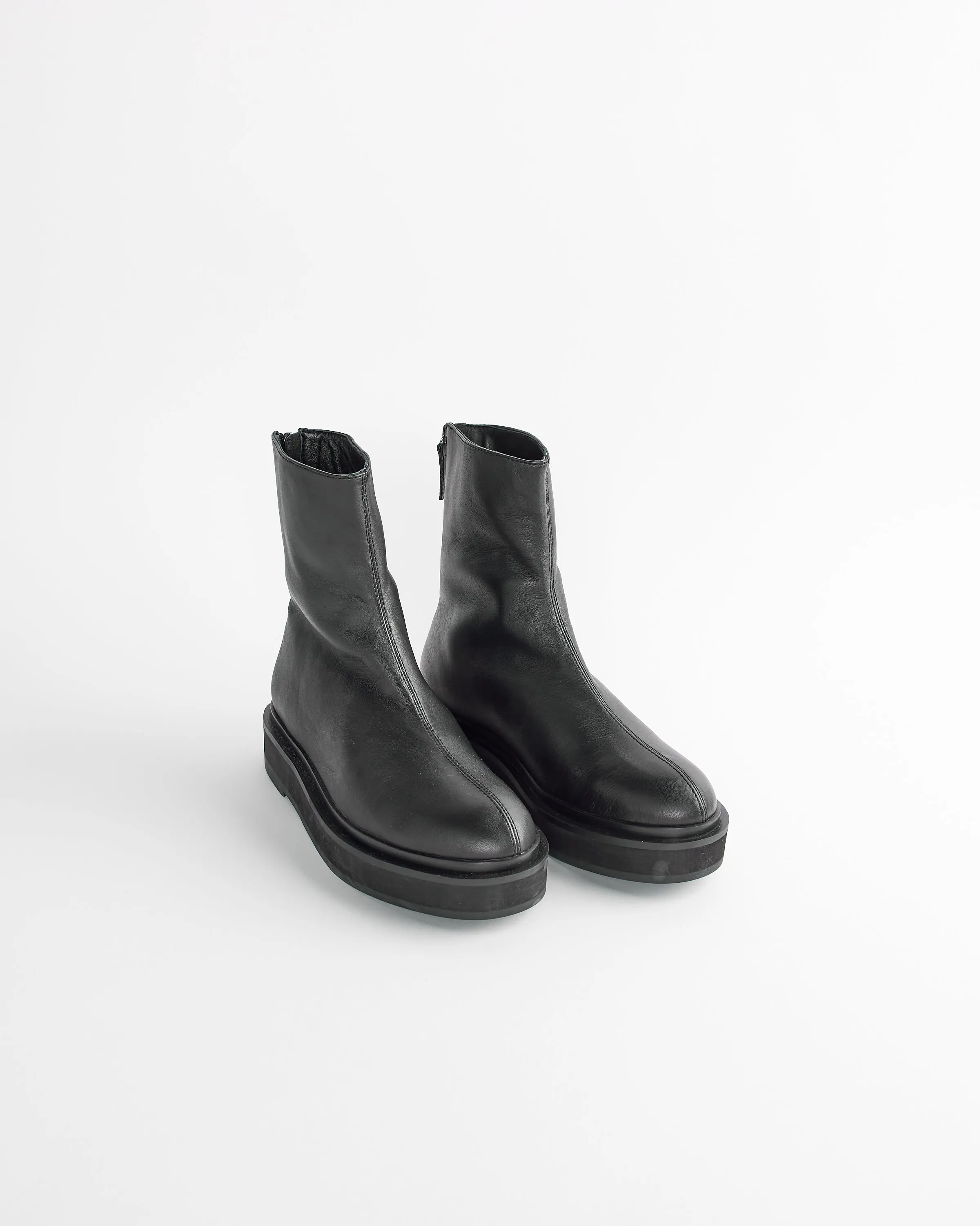 Flatform Boots in Black